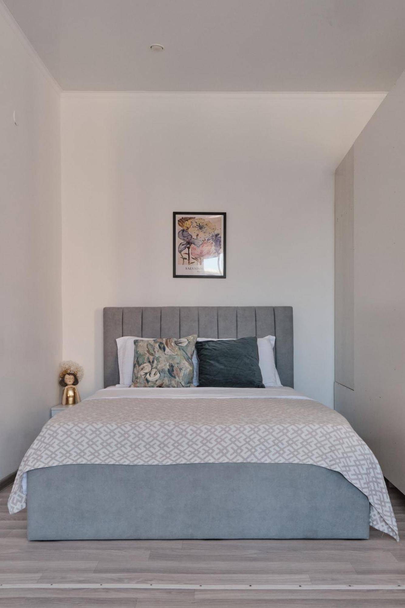 Seven City Apartments Semej Eksteriør bilde