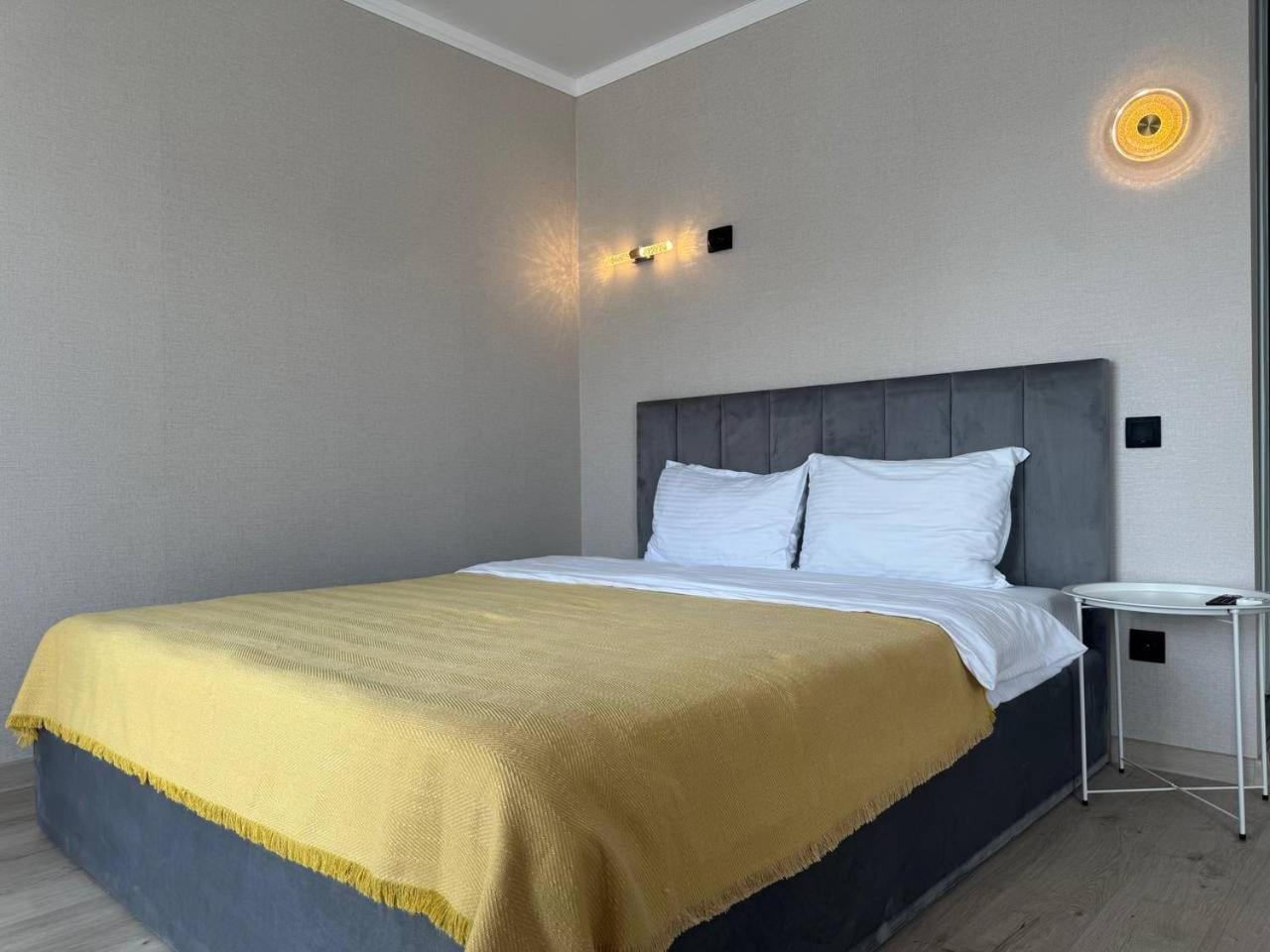 Seven City Apartments Semej Eksteriør bilde