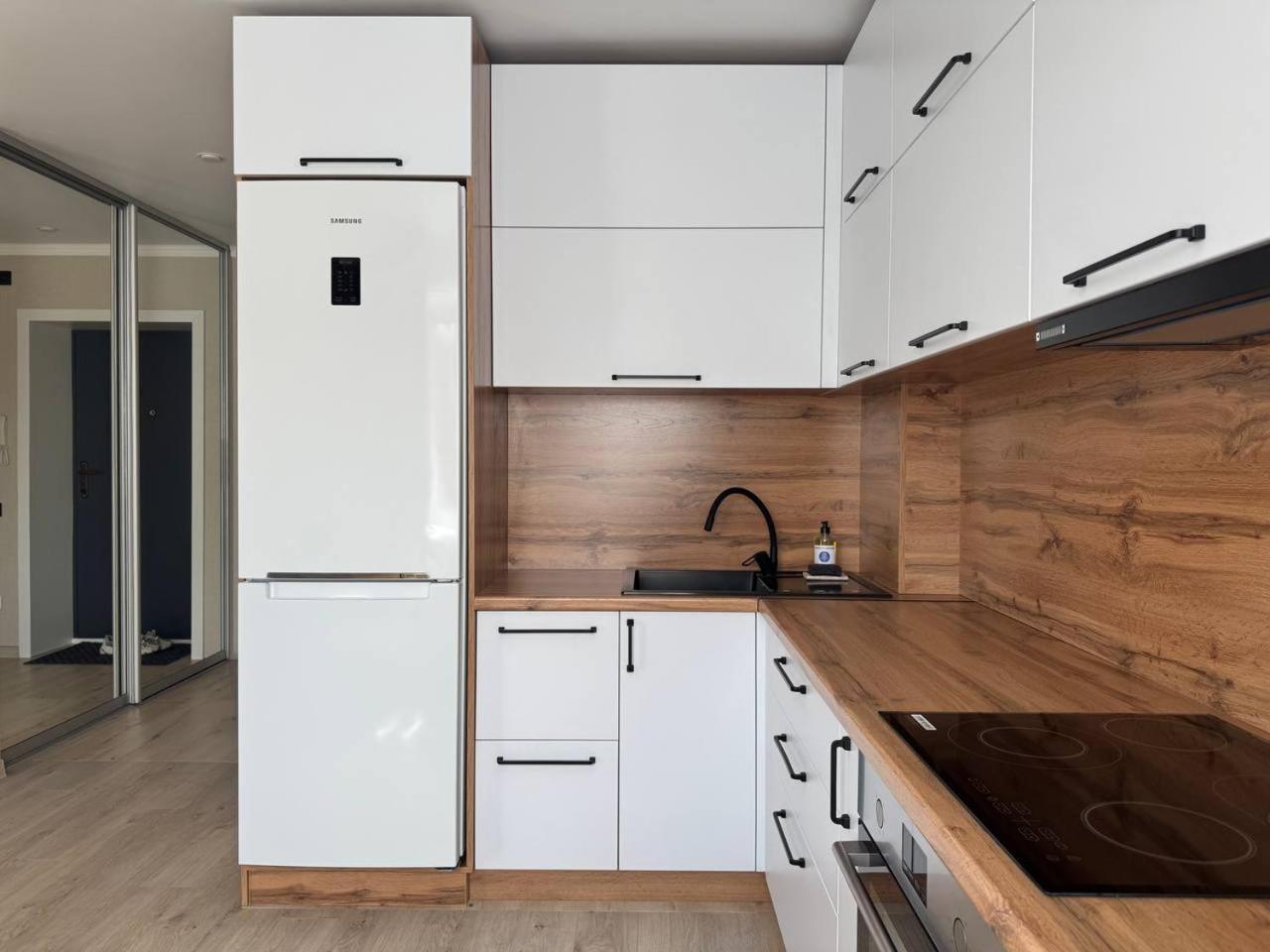 Seven City Apartments Semej Eksteriør bilde