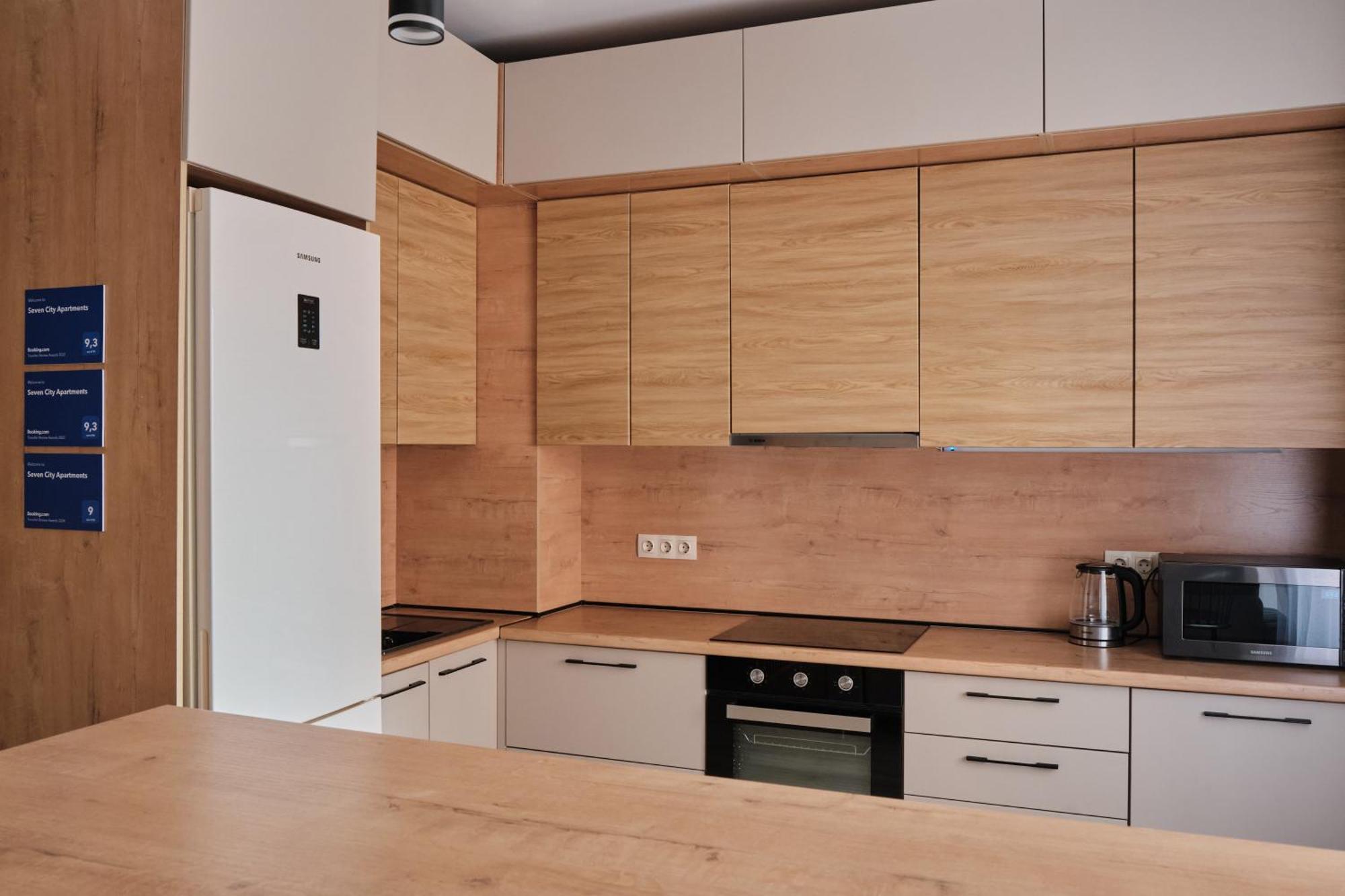 Seven City Apartments Semej Eksteriør bilde