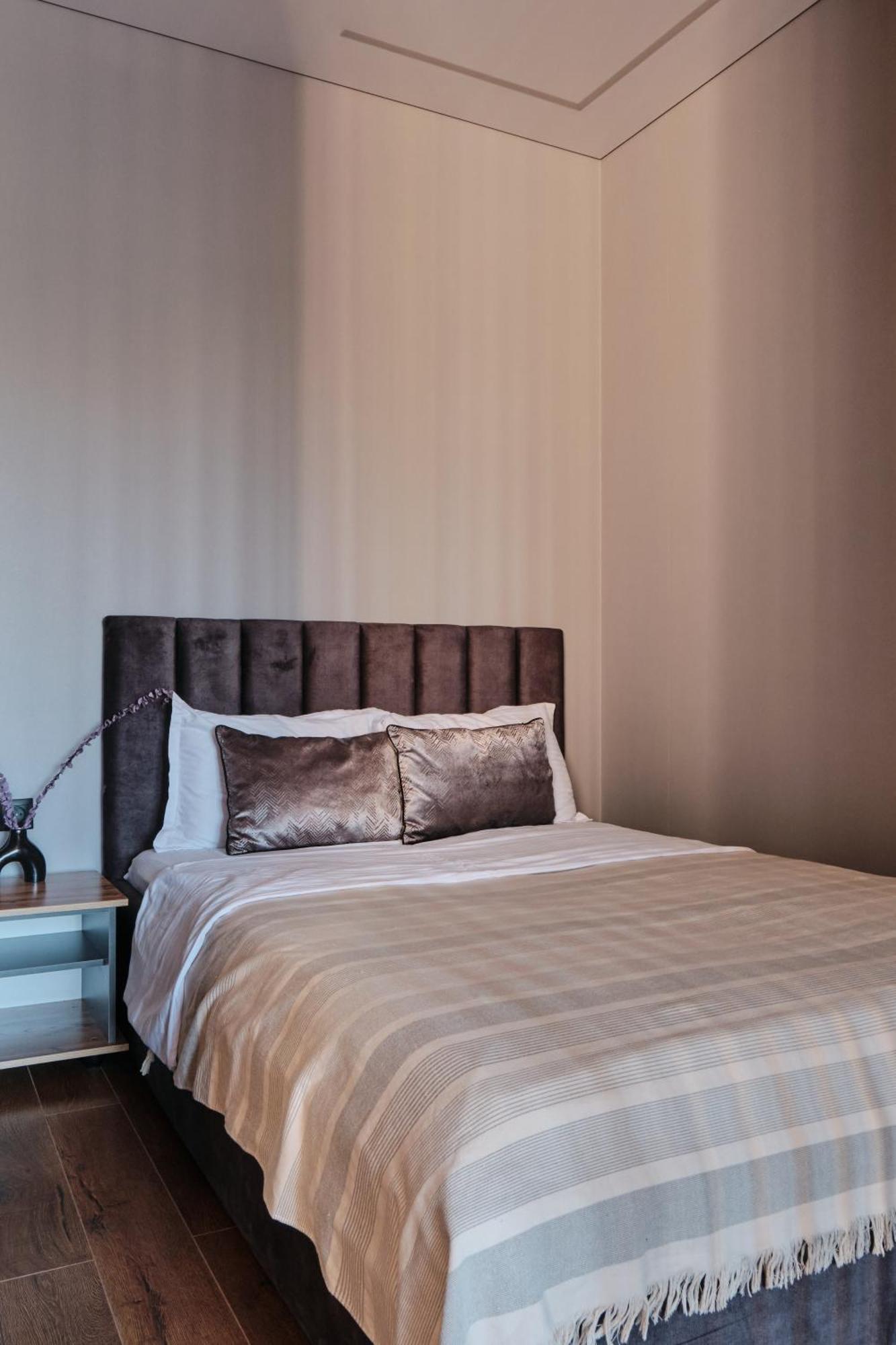 Seven City Apartments Semej Eksteriør bilde